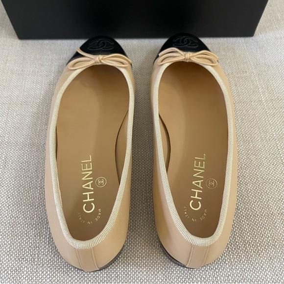 Authentic CHANEL Classic CC Logo Ballet Flats Ballerinas Beige and Black - Picture 5 of 10